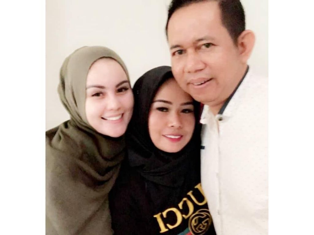 Jennifer Dunn Dikabarkan Berhijab, Begini Gayanya Setelah Keluar Penjara Jennifer Dunn Dikabarkan Berhijab, Begini Gayanya Setelah Keluar Penjara