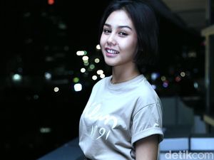 Gara-gara Adegan Hujan-hujanan di Dilan, Vanesha Prescilla Masuk Angin Gara-gara Adegan Hujan-hujanan di Dilan, Vanesha Prescilla Masuk Angin