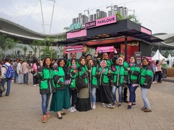 Beruntung Banget! Driver Ojol Ini Diajak Nonton BLACKPINK Gratis