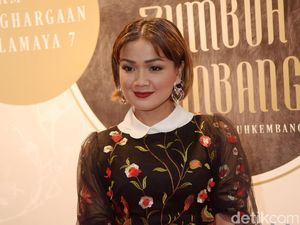 Nirina Zubir Ajak Publik Kawal Kasus Mafia Tanah Nirina Zubir Ajak Publik Kawal Kasus Mafia Tanah