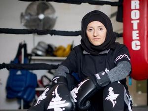 Hijabers Pemegang Sabuk Hitam Ajarkan Bela Diri Lawan Terorisme Hijabers Pemegang Sabuk Hitam Ajarkan Bela Diri Lawan Terorisme