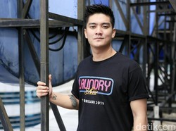 Adu Promo Gisel dan Boy William di Film Laundry Show