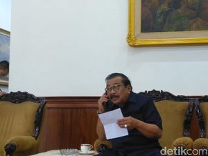 Wabup Trenggalek Tak Ngantor, Pakdhe Karwo: Kasus Pertama di Jatim Wabup Trenggalek Tak Ngantor, Pakdhe Karwo: Kasus Pertama di Jatim