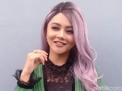 Masih Lepas Pakai Hijab, Jenita Janet Nikmati Jalan Menuju Istikamah