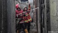 Ludes Terbakar, 250 Rumah di Tomang Tinggal Rangka