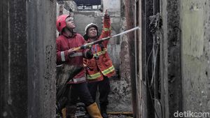 Ludes Terbakar, 250 Rumah di Tomang Tinggal Rangka