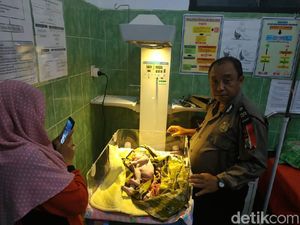 Tangis Bayi di Selokan Gegerkan Warga Jember Tangis Bayi di Selokan Gegerkan Warga Jember