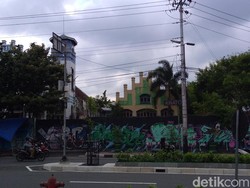 Atap Eks Hotel Toegoe Yogya Milik Probosutedjo Ambrol