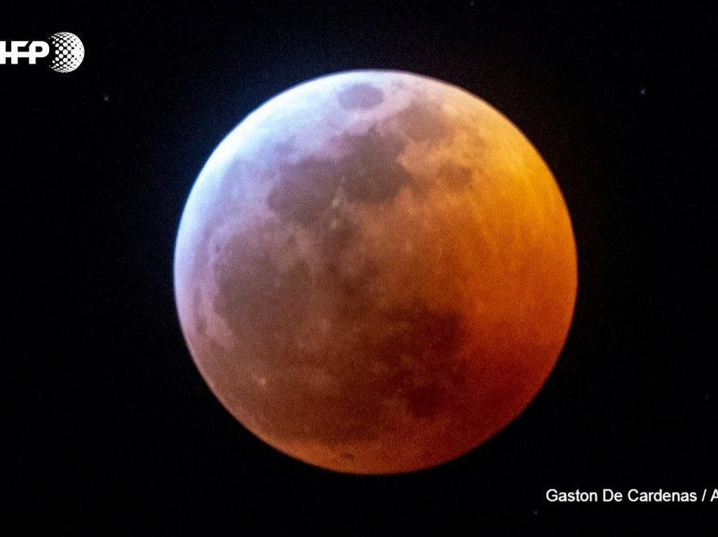 Cantiknya Gerhana Bulan Serigala di Yerusalem Cantiknya Gerhana Bulan Serigala di Yerusalem