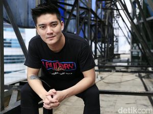 Boy William Kepincut Gisel di Laundry Show