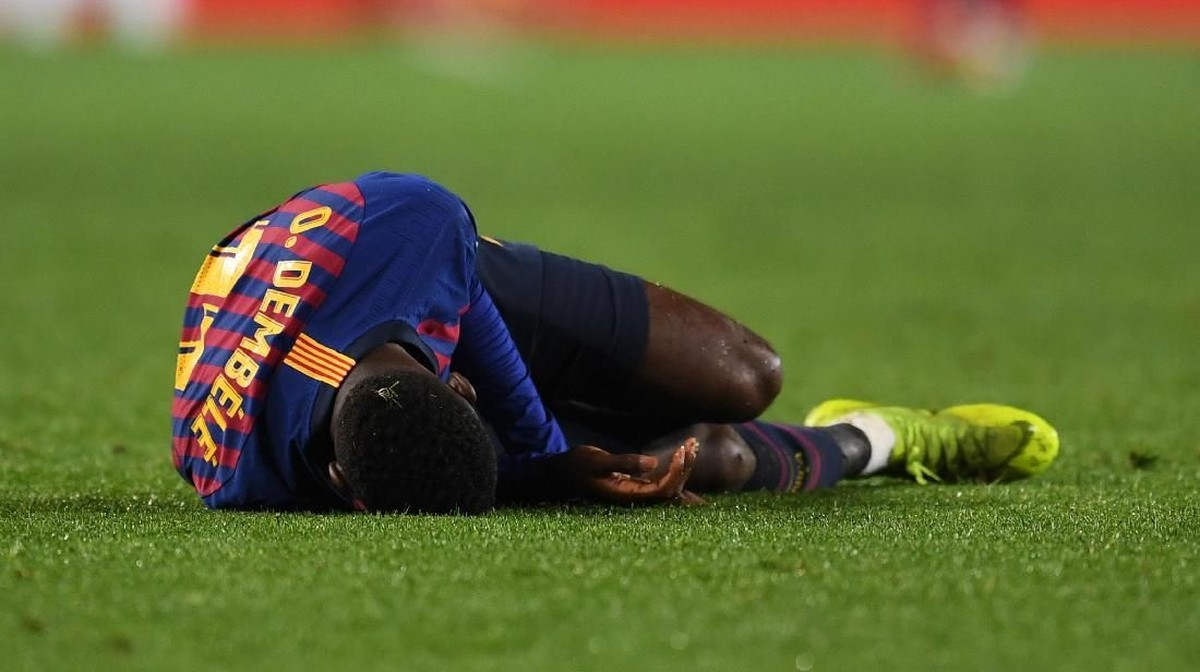 Ousmane Dembele mengalami cedera pada pergelangan kaki (Foto: David Ramos/Getty Images)