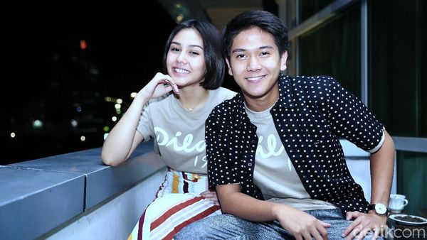 Pose Iqbaal Ramadhan dan Vanesha Prescilla yang Bikin Baper