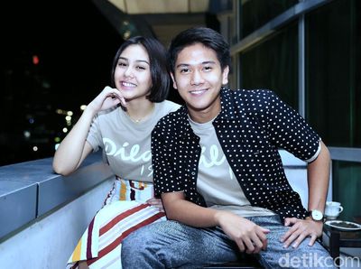 Pose Iqbaal Ramadhan dan Vanesha Prescilla yang Bikin Baper