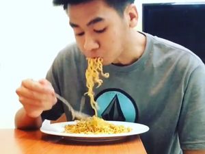 Arif Muhammad, Pemeran Tokoh Mak Beti yang Doyan Mie Goreng dan Pecel Ayam