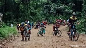 Foto: Komunitas Sepeda Promosikan Wisata Polewali Mandar