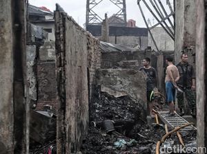 Polisi Selidiki Penyebab Kebakaran 250 Rumah di Tomang