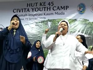 Cerita di Balik Suster Katolik dan Grup Kasidah Nyanyi Jilbab Putih
