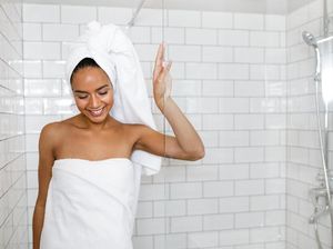 Tips Turunkan Berat Badan a la Warga TikTok, Mandi Air Dingin Tiap Pagi