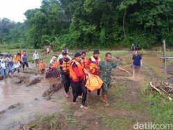 Tim Penyelam Diterjunkan, Remaja yang Hanyut di Jepara Ditemukan Tewas