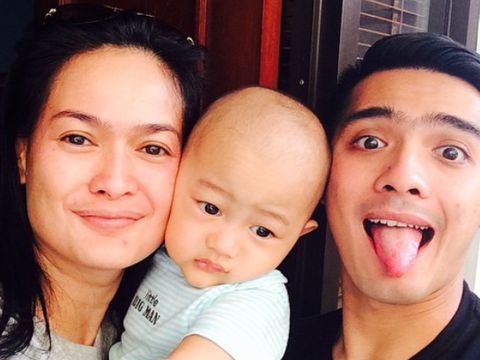 Donna Harun bersama anaknya, Ricky Harun dan cucunya