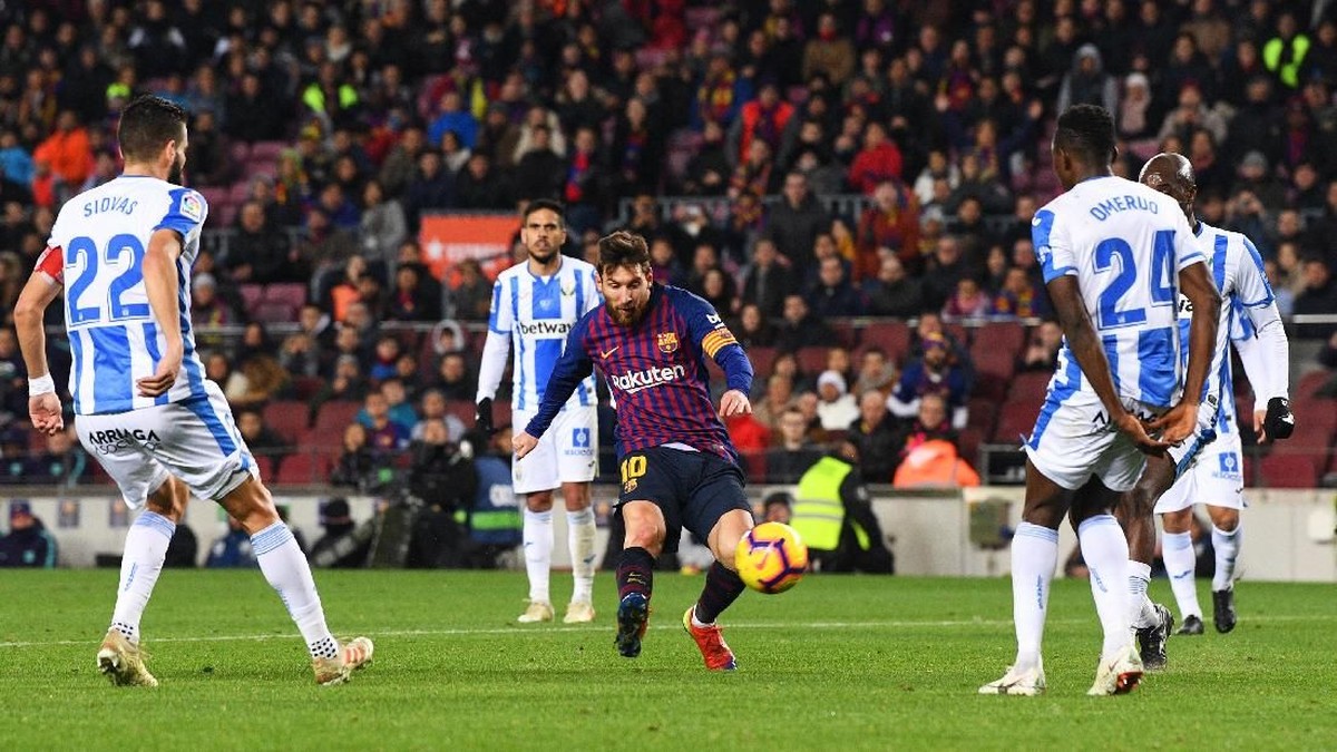 Lionel Messi mencetak satu gol saat Barcelona mengalahkan Leganes 3-1. (Foto: David Ramos/Getty Images)