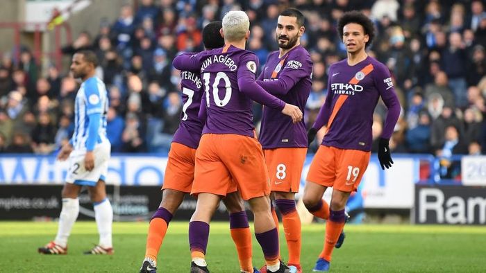 Pep Guardiola tak ingin ada kesenjangan gaji di Manchester City (Michael Regan/Getty Images) Pep Guardiola tak ingin ada kesenjangan gaji di Manchester City (Michael Regan/Getty Images)