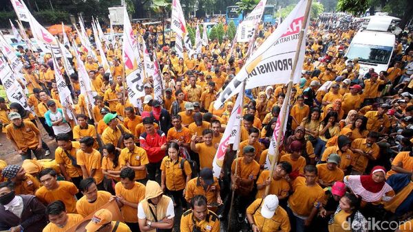 Penampakan Massa Hanura yang Geruduk KPU