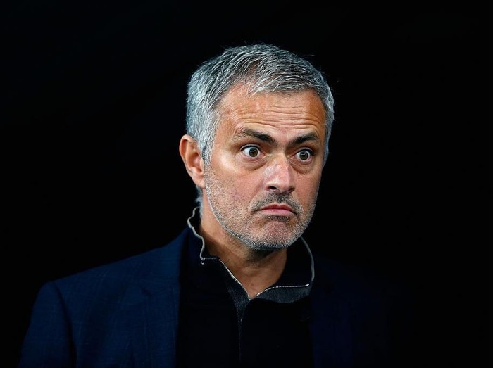 KIEV, UKRAINE - OCTOBER 20:  Jose Mourinho of Chelsea looks on prior to kick off during the UEFA Champions League Group G match between FC Dynamo Kyiv and Chelsea at the Olympic Stadium on October 20, 2015 in Kiev, Ukraine.  (Photo by Clive Rose/Getty Images)