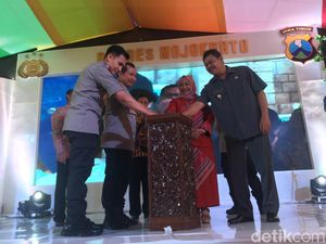 Menuju WBBM, Polres Mojokerto Luncurkan Coaching Clinic