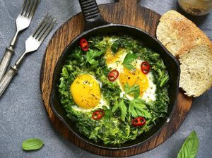 Sarapan Enak Bernutrisi dengan Olahan Bayam dan Telur