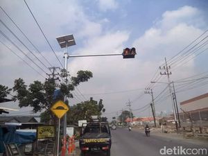 Dishub Surabaya akan Tambah 15 Solar Cell untuk Lampu Lalu Lintas