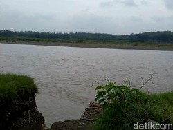 Perahu Penyeberangan Terbalik di Brebes, 1 Penumpang Tewas