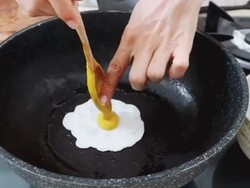 Ini Alasan Ilmiah Kenapa Telur dan Ikan Sering Lengket di Wajan