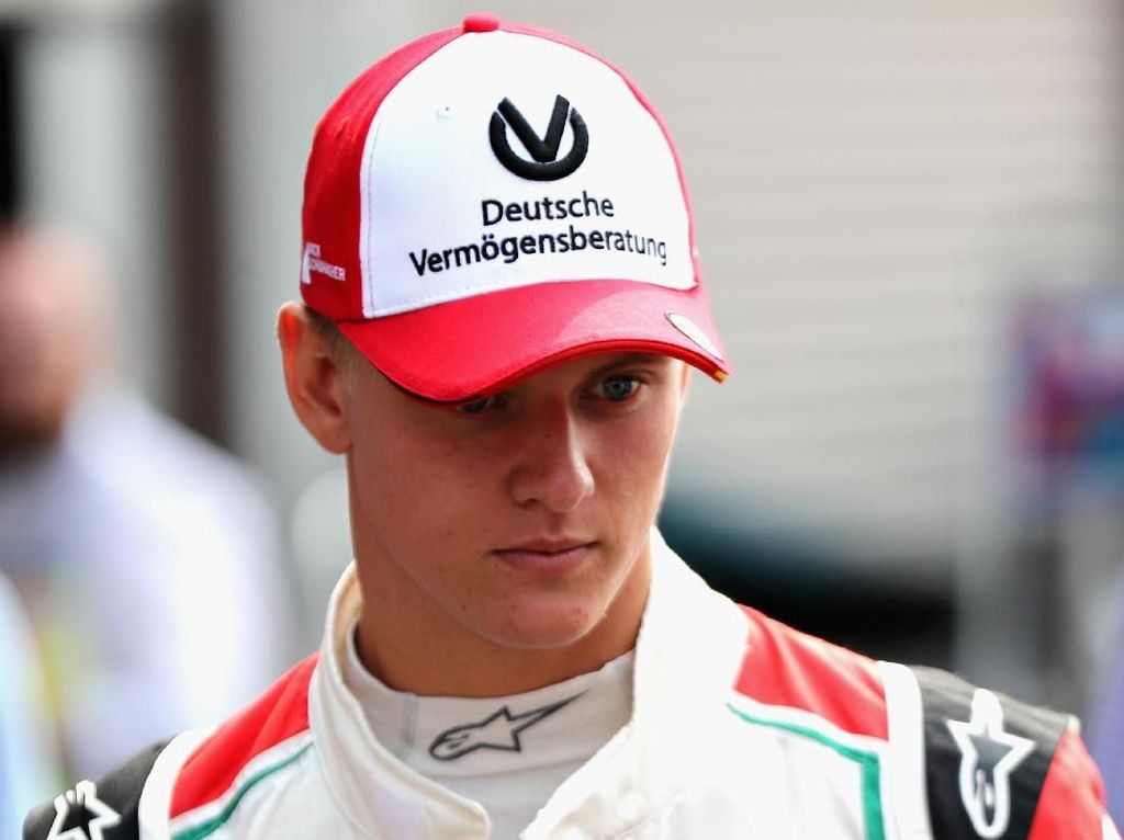 Mick Schumacher yang Semakin Mirip Sang Ayah Mick Schumacher yang Semakin Mirip Sang Ayah