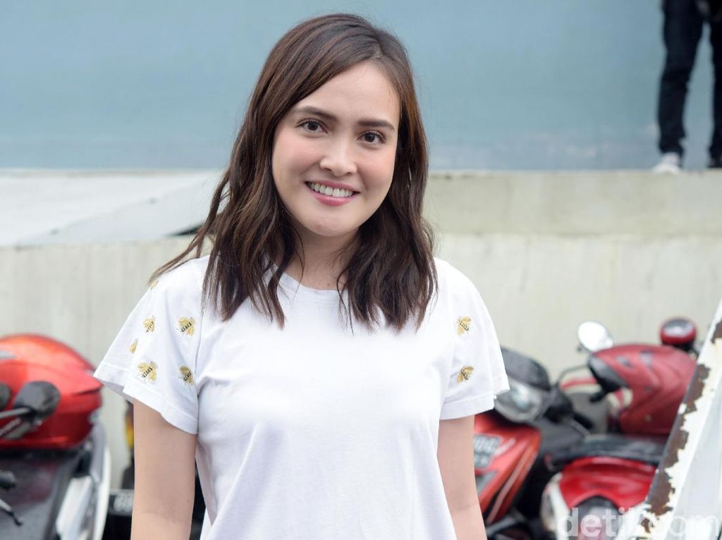 Bakal Polisikan Netizen YM, Shandy Aulia Siapkan 6 Pertanyaan Bakal Polisikan Netizen YM, Shandy Aulia Siapkan 6 Pertanyaan