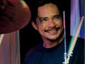 Facebook Blokir Tayangan Live Bunuh Diri Drummer Razorback Facebook Blokir Tayangan Live Bunuh Diri Drummer Razorback