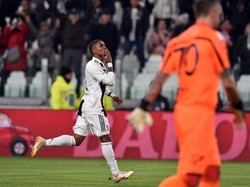 Bianconeri langsung membuka skor di menit ke-13, melalui aksi Douglas Costa. (Foto: Tullio M. Puglia/Getty Images)