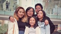 So Cute! Kompaknya Ari Lasso Bersama Istri dan Anak-anak
