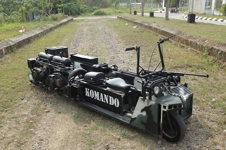 Motor Vespa Dirombak Makara Kendaraan Militer. Foto: Dok. Bagas Roffiyanto Motor Vespa Dirombak Makara Kendaraan Militer. Foto: Dok. Bagas Roffiyanto