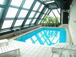 Ssst, Ini Kolam Renang Paling Fenomenal di Jepang