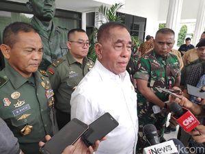 Menhan Duga Senjata Milik Soenarko dan Kivlan Zen Hasil Rampasan Perang Menhan Duga Senjata Milik Soenarko dan Kivlan Zen Hasil Rampasan Perang