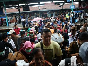 Suasana Stasiun Manggarai Jelang Penutupan Jalur 10