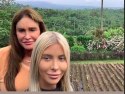 Mampir ke Magelang, Caitlyn Jenner Sedih Tak Bisa Lama di Indonesia