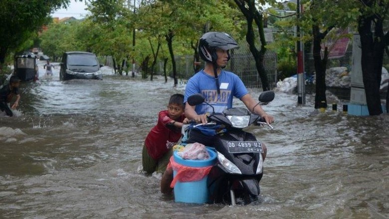 Sebagian Makassar Dikepung Banjir