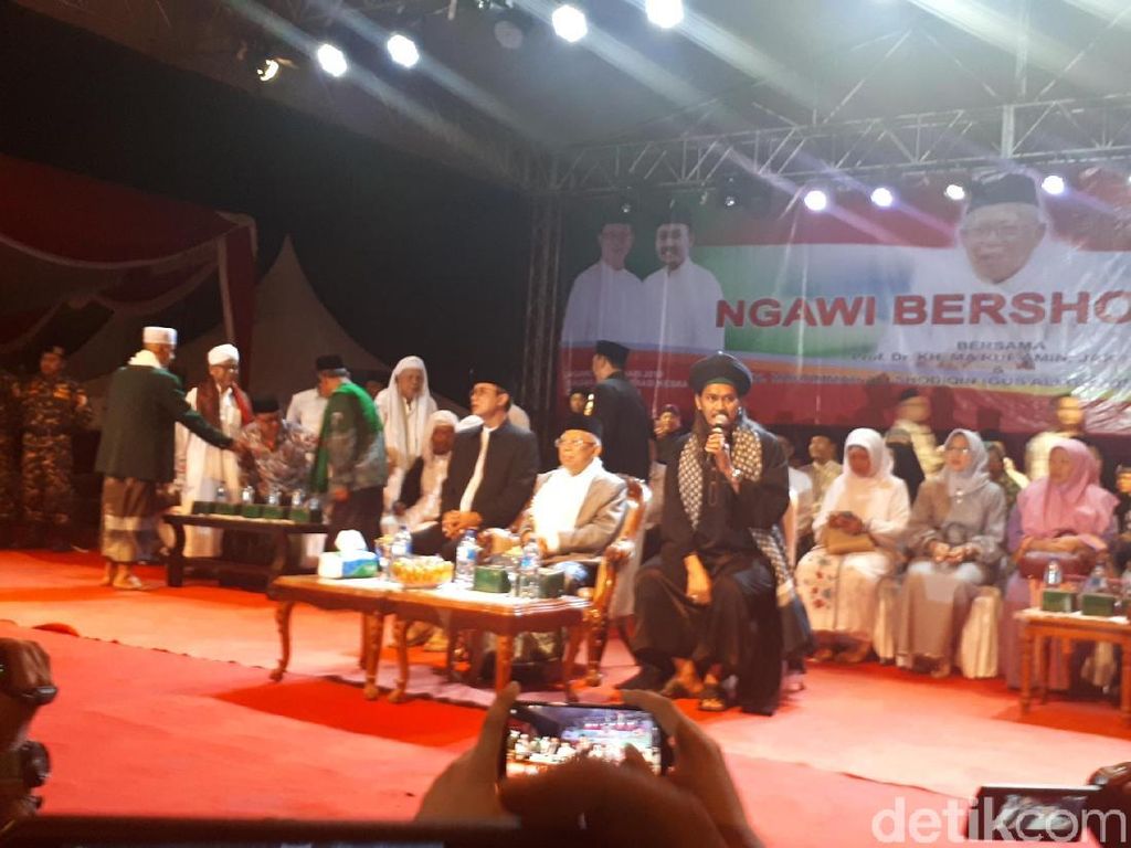 Maruf Amin Sebut Yang Tuduh Jokowi Anti-Islam Orang Bengong Maruf Amin Sebut Yang Tuduh Jokowi Anti-Islam Orang Bengong