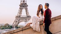 Potret Wanita Pakai Gaun Pengantin Keliling 33 Negara