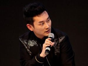 Foto Malam Hari Pakai Smartphone, Ini Tipsnya dari Rio Motret