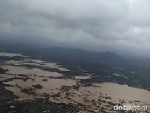 BNPB: Banjir Landa 9 Kabupaten di Sulsel, 8 Orang Tewas BNPB: Banjir Landa 9 Kabupaten di Sulsel, 8 Orang Tewas