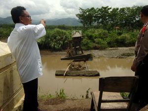 Penampakan Jembatan Sungai Kemisik yang Ambruk Diterjang Banjir