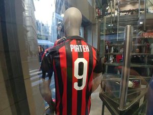 Beredar Foto Milan Jual Jersey Piatek Nomor Punggung 9